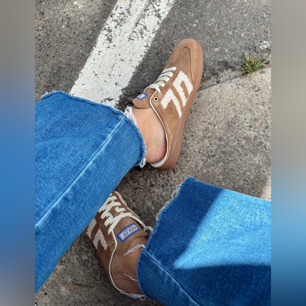 BACK70 Streetwear Easter Mules